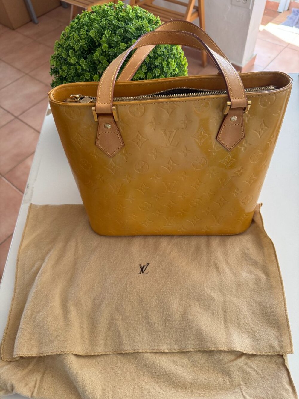 Authentic Vintage LV Monogram Vernis Bag #TH0999